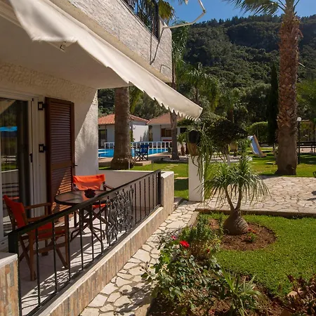 Dimitris & * Frínion